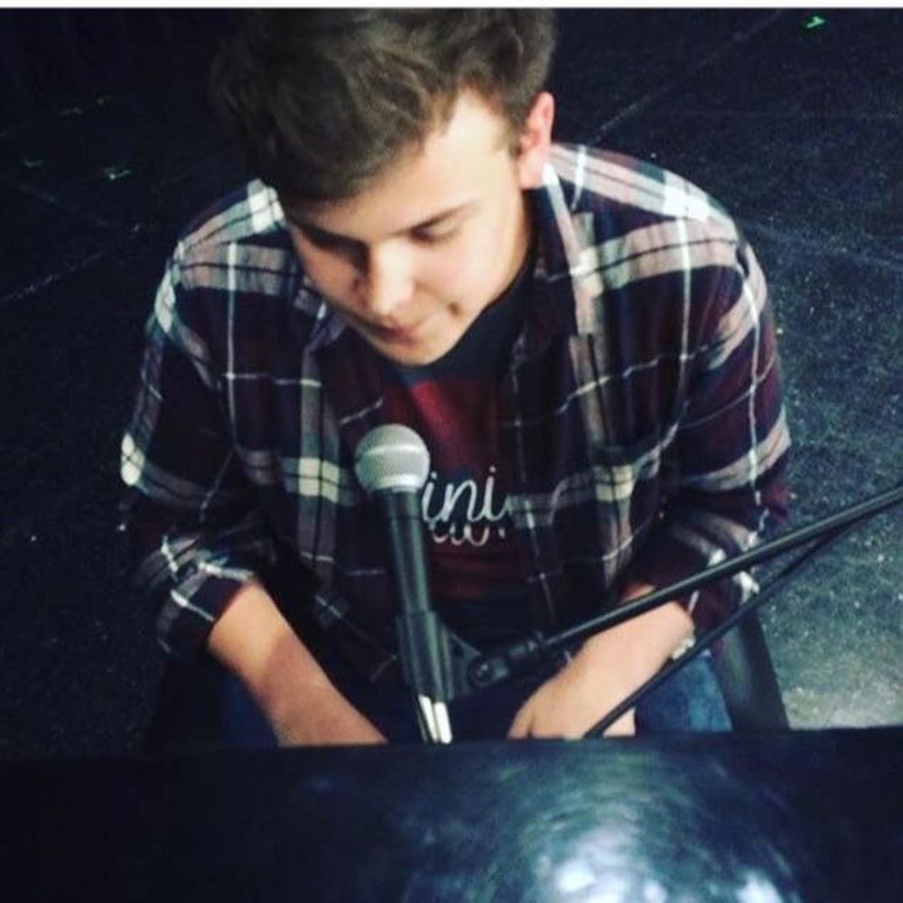 Meet your Posher, Adam